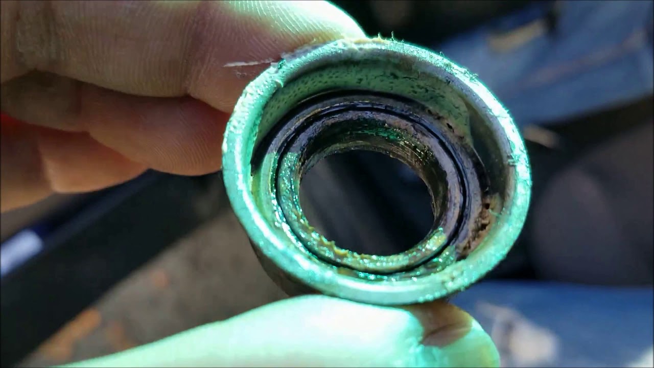 How to eliminate steering wheel squeaks on a BMW e30 YouTube