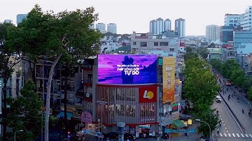 Quảng cáo ngoài trời chiến dịch “Dám sống đời tự do” (2025) - vòng xoay Lý Thái Tổ