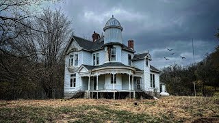 Beautiful 152 year old Abandoned Mansion in Tennessee *Incredible Woodwork