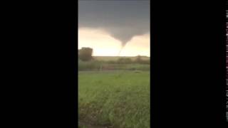 Tornado forms near Floresville Tornado forms near Floresville