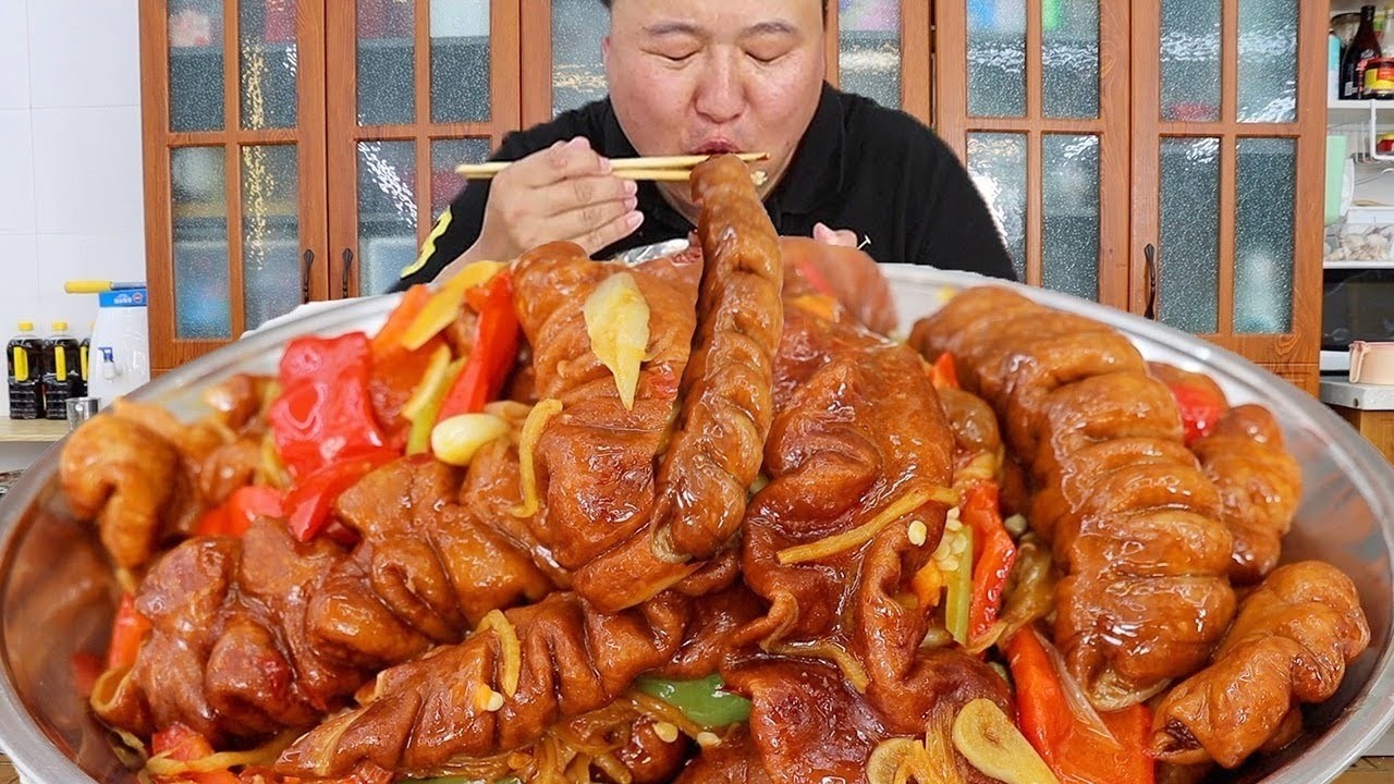 十斤大肠头做正宗江油肥肠！一咬爆汁还拉丝，太过瘾了！【cram阿强】