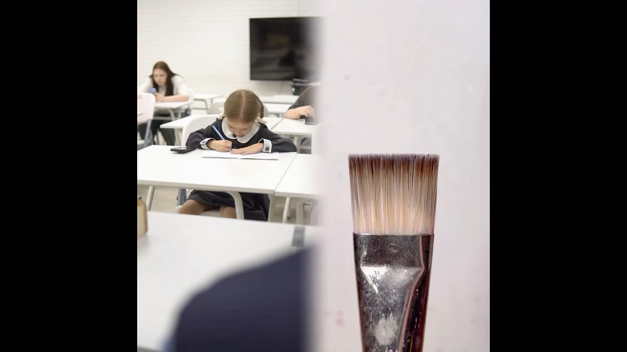 ❗️Злая бабка не пускала мальчика позвонить 😡