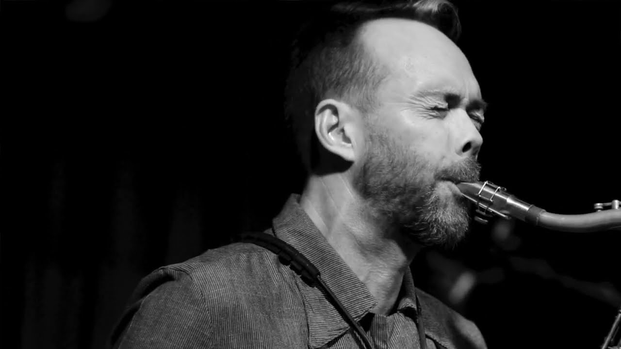 Mister Ott - Akale Wube featuring Matt Ottignon