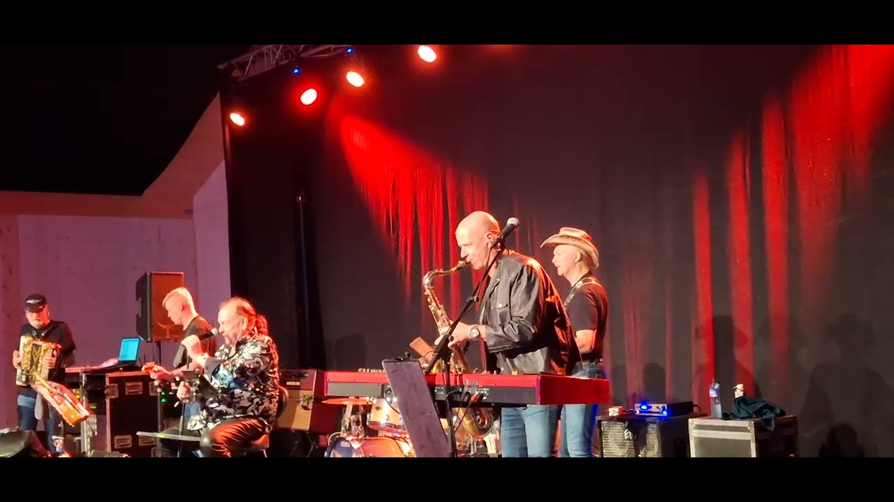 Lasse Stefanz. Peppelinos Bar.Live.Dokka Laaven bar.5 sept 2025.