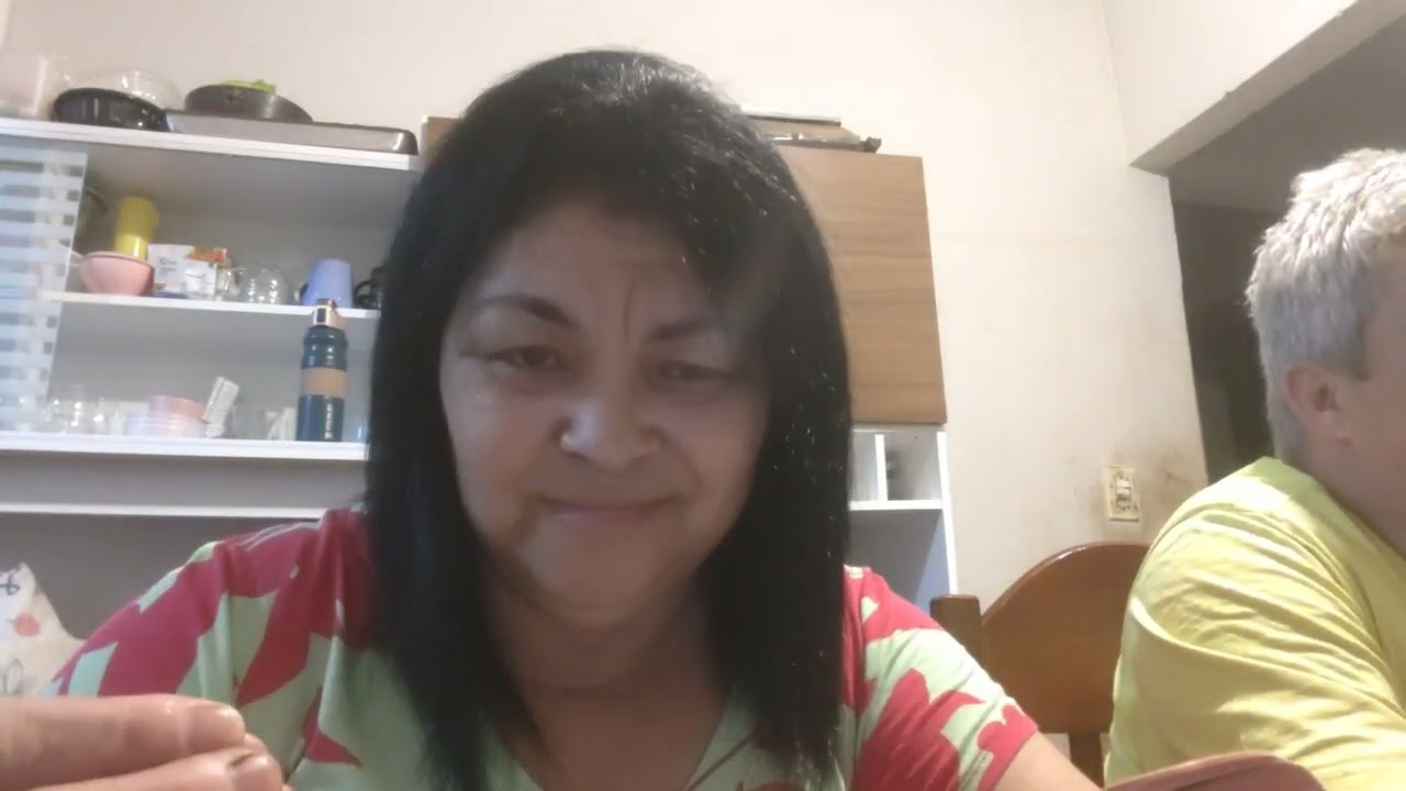 Pastora Maria das Graças trazendo a palavra de Deus pra todos nós Deus te abençoe.