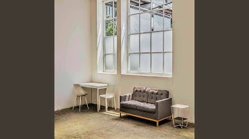 Sprightly Backdrops for Daily Commuting