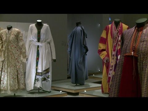 Video: Traje nacional georgiano: ropa tradicional para hombres y mujeres, tocados, vestido de novia