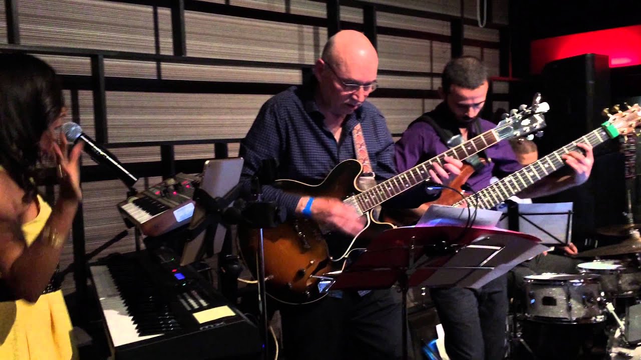 Guarda Give It To Me - Jmondew (2015) su YouTube Guarda Give It To Me - Jmondew (2015) su YouTube