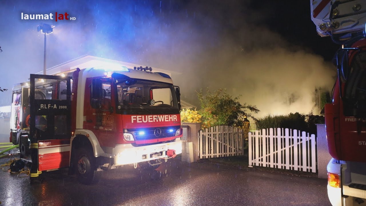 Brand einer Gartenhütte samt angrenzender Hecke drohte auf Wohnhaus in Stadl-Paura überzugreifen