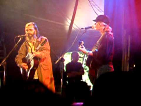 Steve Earle & Alison Moorer sing Where have all th...