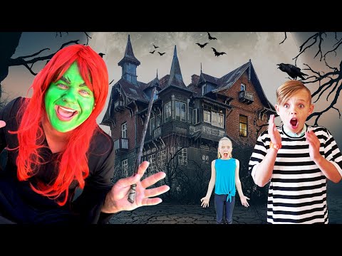 Escape the Sneaky Babysitter's Mansion! Babysitter Showdown with Kinetic Sand!