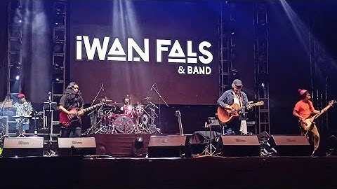 AKU SAYANG KAMU - IWAN FALS & BAND live konser tasikmalaya GAUNG MERAH
