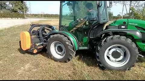 Trinciasermenti ZILLI mod. TWIN 4 al lavoro su vigneto