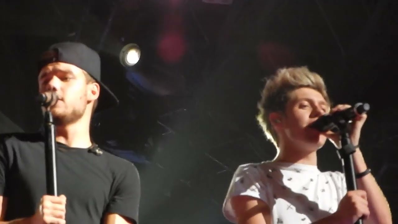 One Direction - Moments - 17/10/2013 Melbourne