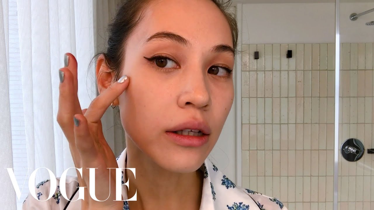 Kiko Mizuhara’s Guide to Flawless Skin, and the Perfect Cat Eye | Beauty Secrets