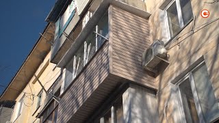 Соседские войны из-за балкона на проспекте Острякова: конструкция перекрывает жителям солнце