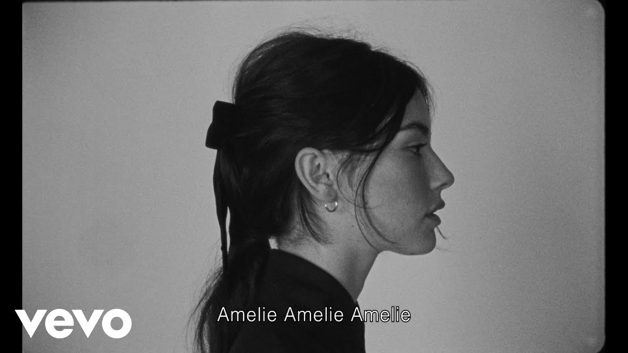 Gracie Abrams – Amelie (Official Lyric Video)