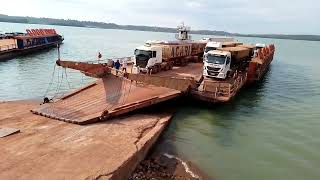 Veja como é feita a travessia de carros no Rio tapajós. Travessia da balsa rio tapajos Embarcações
