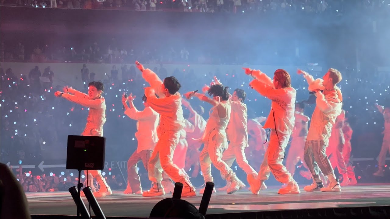 211128 FANCAM - Fire - BTS PTD Day 2 @ SOFI - 4K 직캠