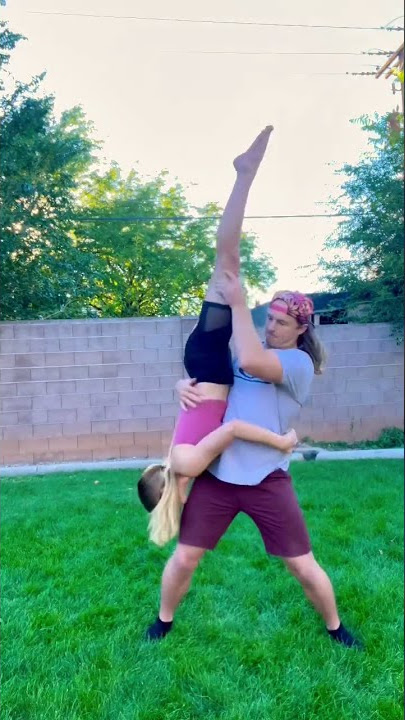 Fun partner trick to try with a friend #partnerworkout #cheerleader #acrobatics #gymnastics #dancing