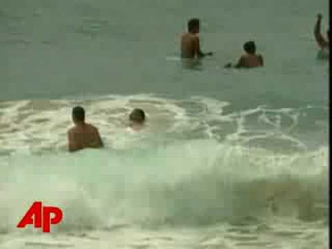 Raw Video: Obama Beachside in Hawaii