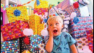 BIRTHDAY PRESENT SURPRISE ROULETTE ! REAL GIFTS VS FAKE! - Ollie’s 4th Birthday Special