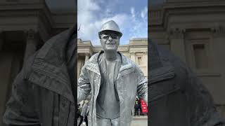 Floating again in Trafalgar Square after 10 years.#livingstatue #floating #art