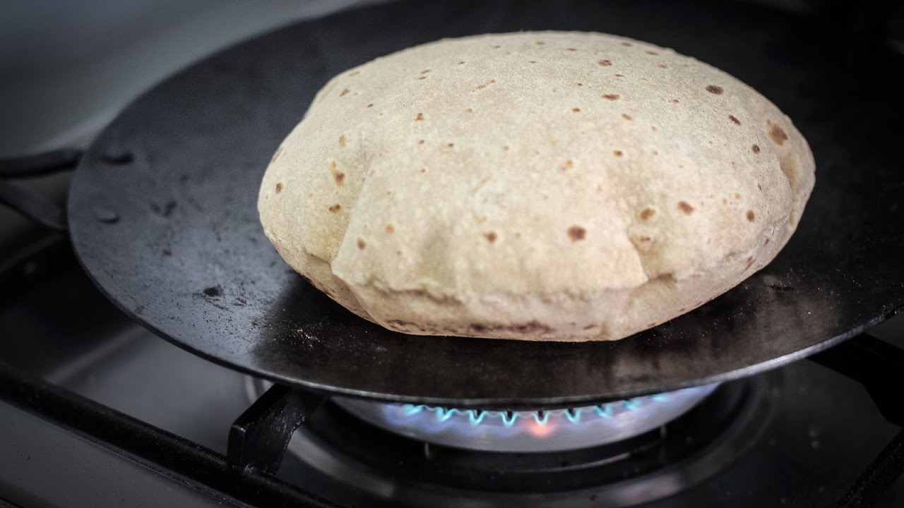 Puffed Chapati Roti Indian Flat Bread प ळ र ट चप त Youtube