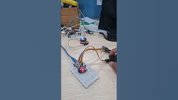 Servo control using wireless communication module NRF24L01 ESP32 and Arduino Nano #esp32 #iot