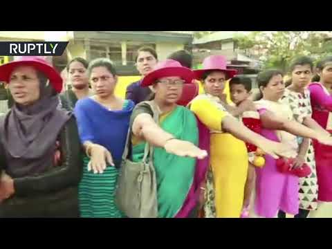 Millions of women make 620-km human chain in India