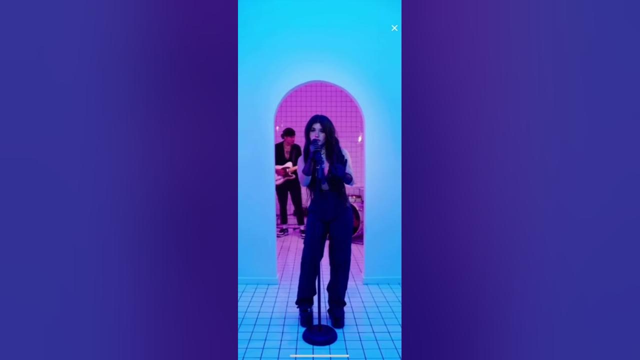 Nessa barrett концерт. Keep me afraid nessa. Keep me afraid. Nessa barrett in blood hand.