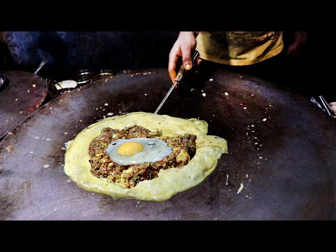 Moin Bhai Ki Special Tadka Wali Egg Omelette | Roadside Three Layer Egg Dish | Indian Street Food | Street Food Fantasy