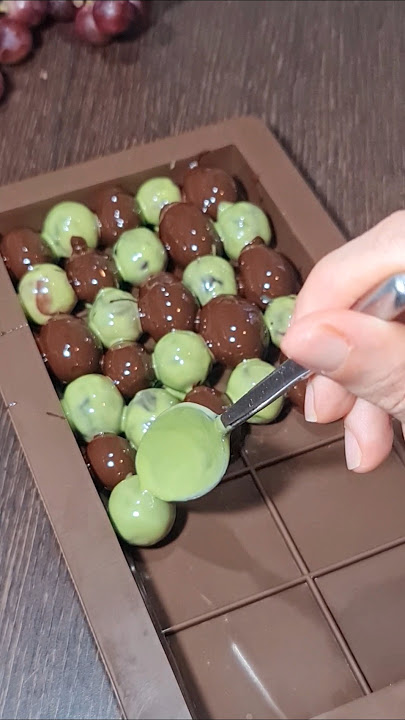 Matcha chocolate grape bark – vegan & easy treat #shorts
