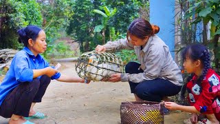 Full Video: 165 Days .A Single Mother And Her Daughter Make A Living In The Wild Forest