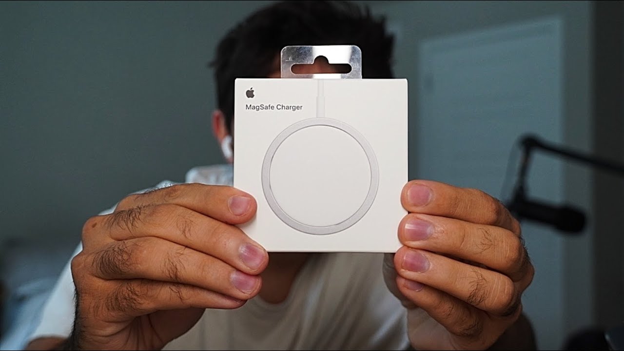 iPhone 12 MagSafe Charger Unboxing 