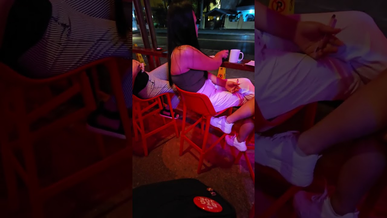 CUTE POOL 🎱 BAR FILIPINA OF BARRIO BARRETTO SUBIC BAY THE PHILIPPINES 🇵🇭 