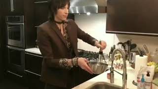 CoOkinG wHit sEbAsTiAn||NOT IS A SUB SPANISH VIDEO.
