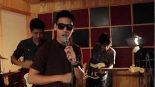 Miniatura del video "หิน เหล็ก ไฟ - นางแมว Cover by White Water พัด (วง MEAN เก่า)"