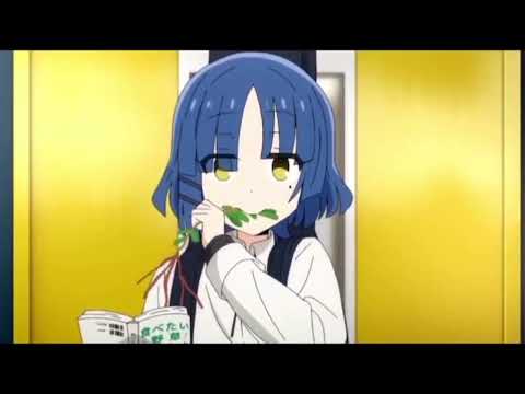 草をカジカジするリョウ先輩