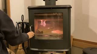 🪵薪ストーブ🪵まだまだ寒いですね❄️今日も火をつけます🔥Wood-burning stove