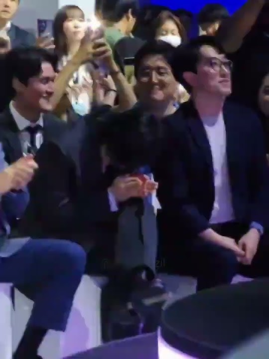 Suga's reaction to daechwita played in Samsung event #bts #yoongi #samsung