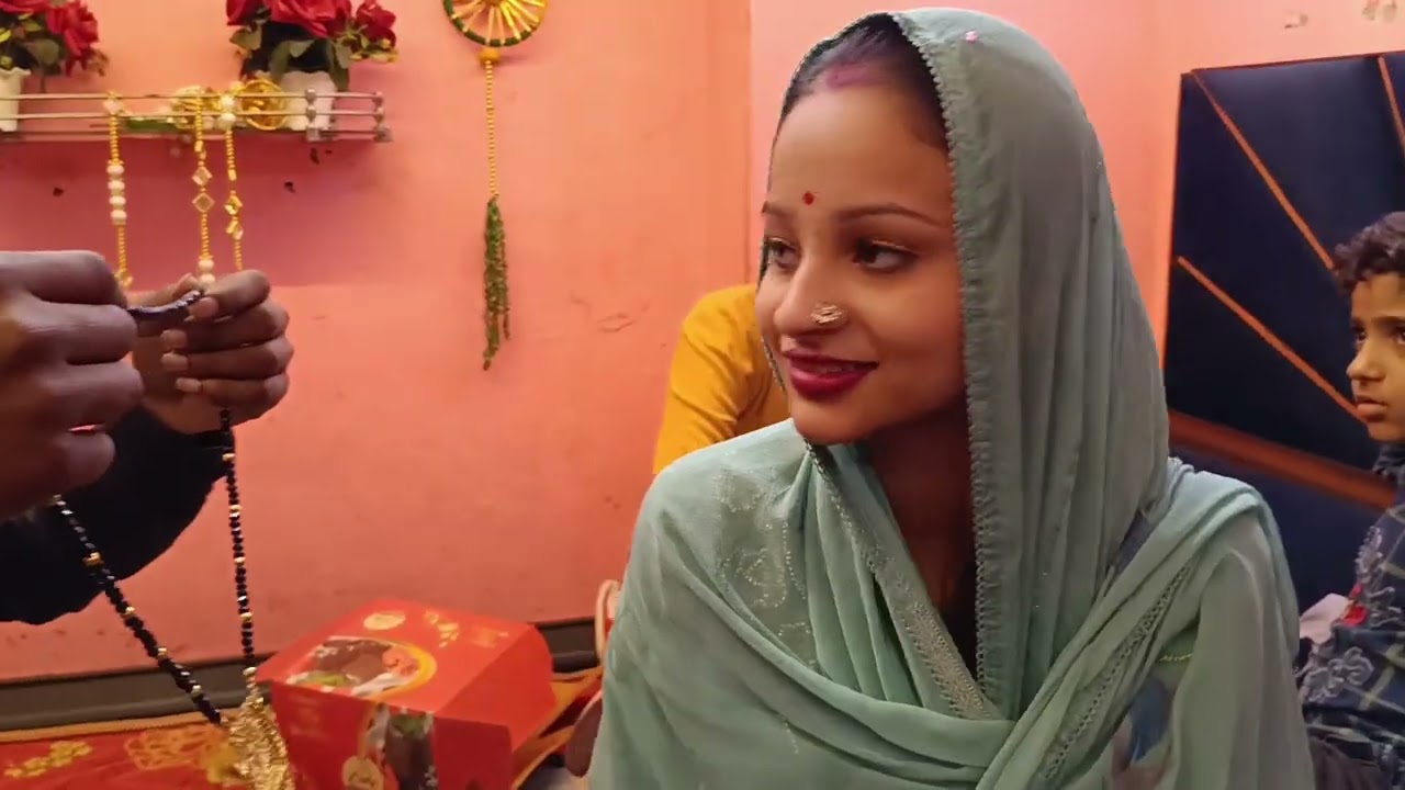 Hum gaye bhai bhabhi ki anniversary me bhai ne diya bhabhi ko 🎁🥰