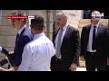 جثمان زياد الرحباني يصل إلى بكفيا مراسم الوداع تبدأ جثمان زياد الرحباني يصل إلى بكفيا مراسم الوداع تبدأ