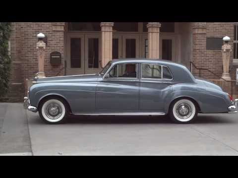 1960s-classic-vintage-rolls-royce-silver-cloud-iii-driving-away-honk
