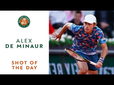 Shot of the day #3 - Alex De Minaur | Roland-Garros 2022