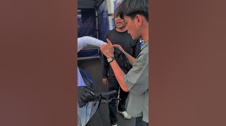 Lucu kali Abang adek ini. Auladi mode balapan drag race