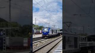 BR 248 052 - 3 der HLG mit einem Güterzug in Treuchtlingen.