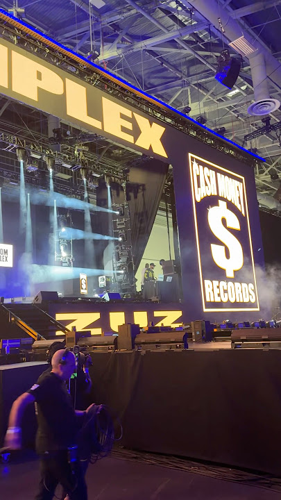 Setting up at the Cash Money Verzuz No Limit at Complexcon #cashmoneyrecords #nolimit