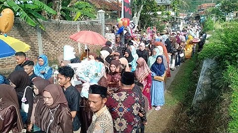 PERNIKAHAN UNIK DI KAMPUNG SUNDA CIKALAPA SELAAWI GARUT