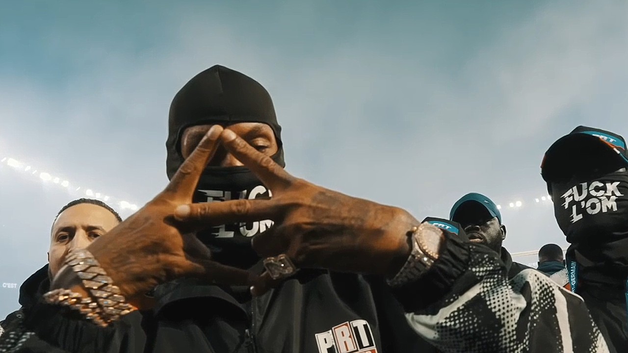 Prod MxAI - LA FORCE (Booba, Maes - Clip Visuel) auf YouTube ansehen Prod MxAI - LA FORCE (Booba, Maes - Clip Visuel) auf YouTube ansehen